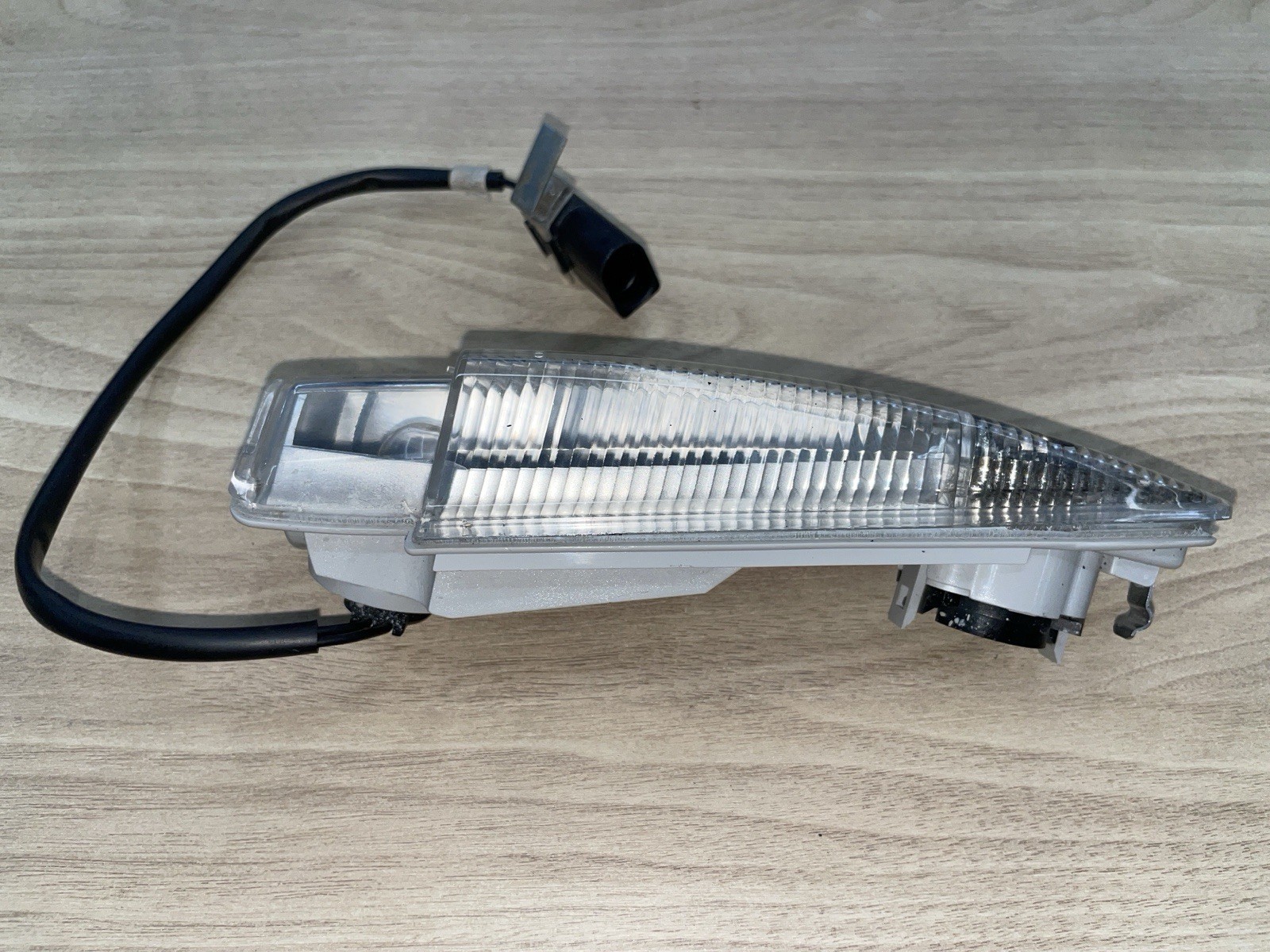 2009 Bentley Continental Flying Spur Rear Right Side Reverse Light Lamp OEM