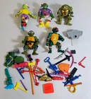 C-189 VINTAGE LOT OF 80/90'S TEENAGE MUTANT NINJA TURTLES FIGURES & ACCESSORIES!