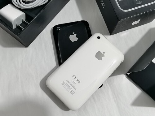 Apple iPhone 3G 16GB White/Black Factory Unlocked works well with box rare - Picture 3 of 13
