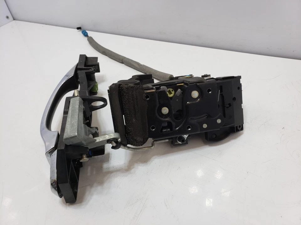 ✅ 04-09 Manija exterior de la puerta trasera izquierda del lado del conductor OEM Jaguar XJ8 XJR con cerradura Foto 3 de 4