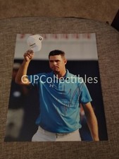 AA PGA GOLFER signed 8X10 Autograph Help Identify UNDER ARMOR SHIRT TIPPING HAT