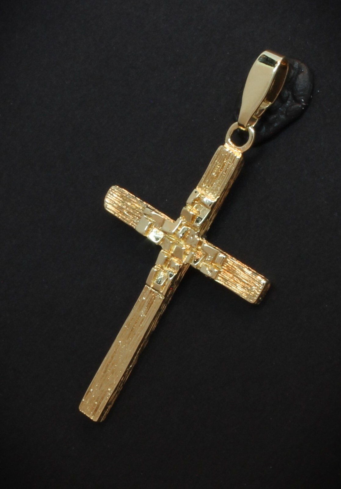9 Carat Yellow Gold Patterned Cross (80.23.719) - Picture 3 of 4