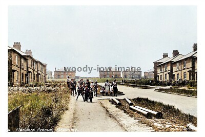ptc4177 - Yorks - An early view along Flanders Avenue in Bramley - print 6x4