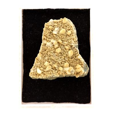 Stones And Minéraux. Stilbite. 181.1 Ct. Hollersbach Valley, Hohe Tauern, Autri