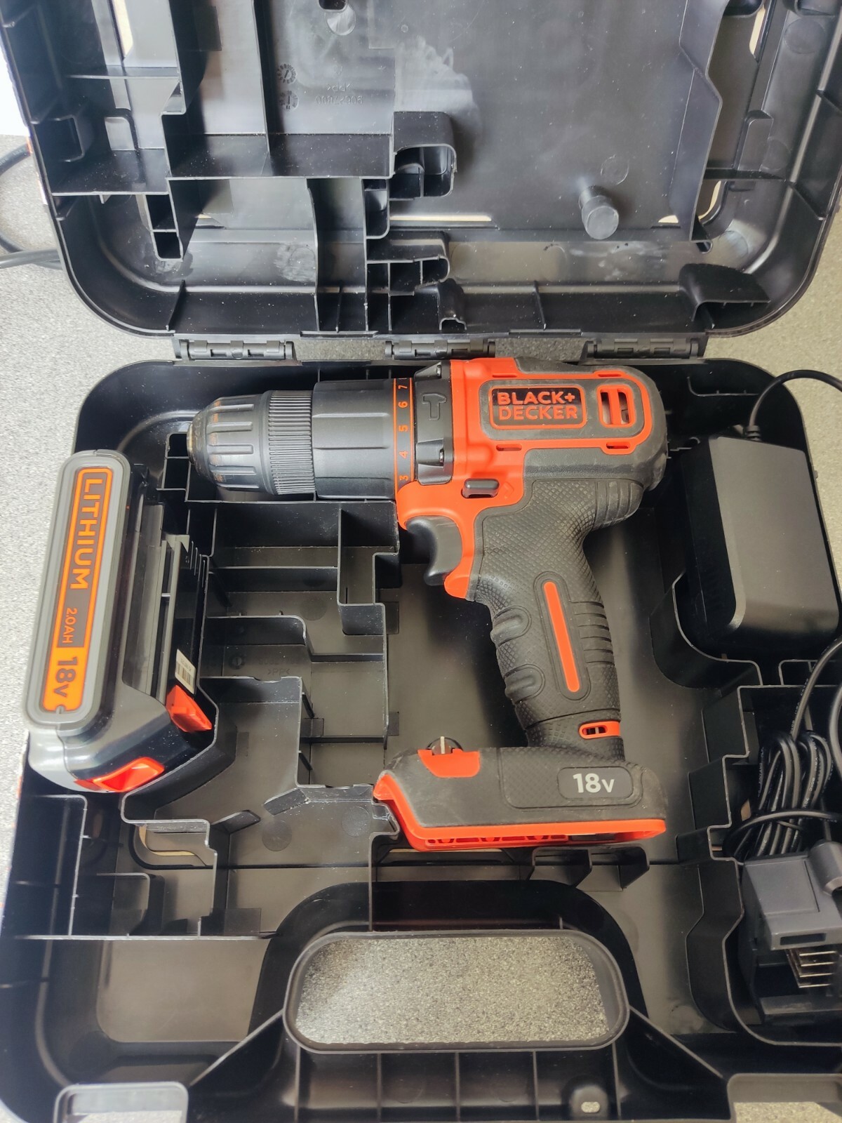 BLACK+DECKER BCD700S1K-GB 18V Cordless 