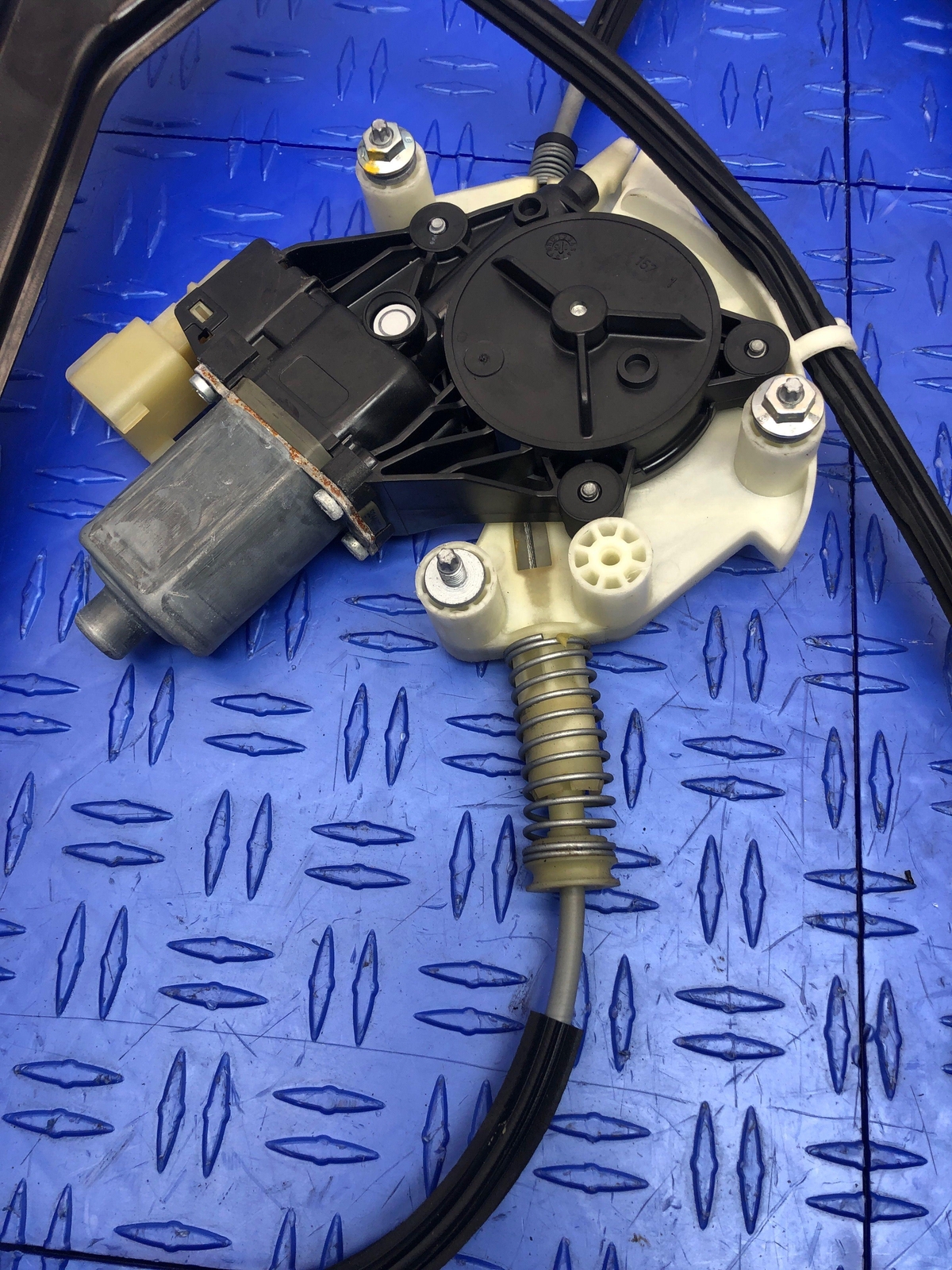 2014 - 2019 MASERATI GHIBLI M157 RIGHT REAR DOOR WINDOW REGULATOR W/MOTOR OEM