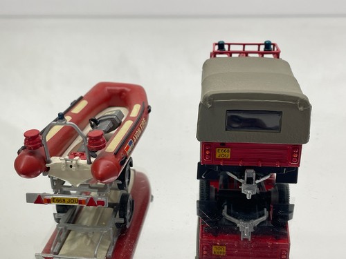 ? LAND ROVER DEFENDER AVON FIRE BRIGADE + BOAT - HANDBUILT -1:43- GOOD - 543 - Picture 13 of 15