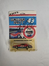 Richard Petty Cards and Autographed Memorabilia Guide 15