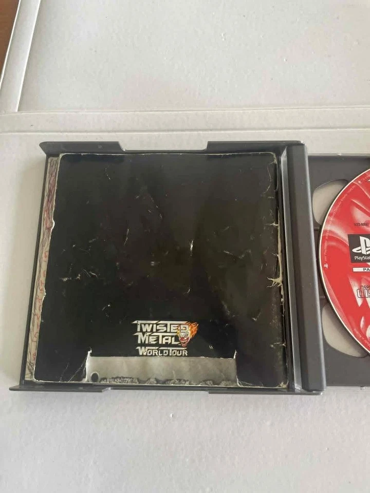 PLAYSTATION 1 PAL GAME TWISTED METAL IN EXC ORIG COND & MANUAL DISC IS LIKE NEW - Image 3 of 4