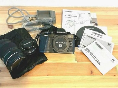OLYMPUS OM D E M10 Mark II Double Zoom Kit Black