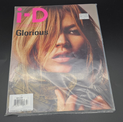 i-D Magazine: June/July 2002 (No.221) - The Streakers Issue (Kate Moss)
