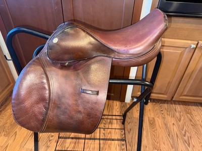 Kincade 15'' close contact hunter jumper saddle solid condition