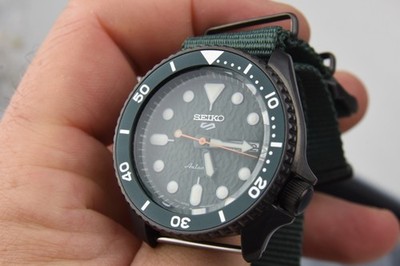 SEIKO 5 SRPD77K1 AUTOMATIC GREEN DIAL GREEN NYLON STRAP SRPD77
