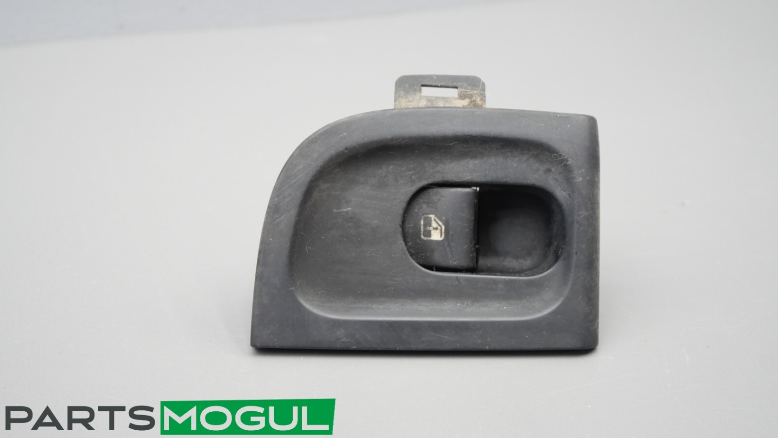 03-13 Maserati Quattroporte M139 Rear Right Side Window Switch Control OEM