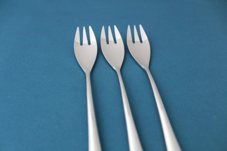 3 tenedores de ensalada Supreme Cutlery Towle DESTINY 18/8 acero inoxidable Japón 6 1/4" Foto 3 de 4