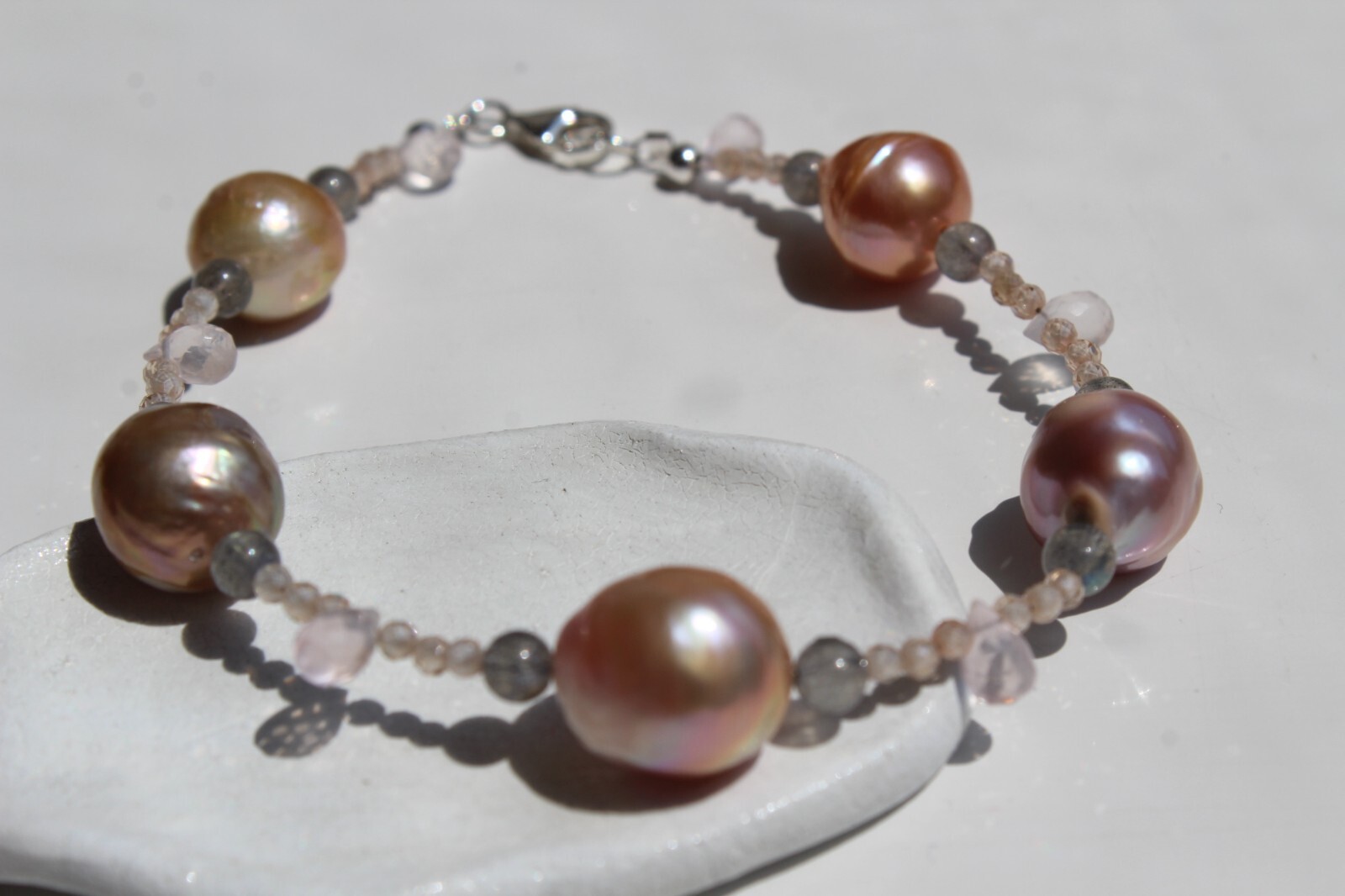 Bracelet en perles de culture véritables et labradorite de qualité joaillerie en argent massif