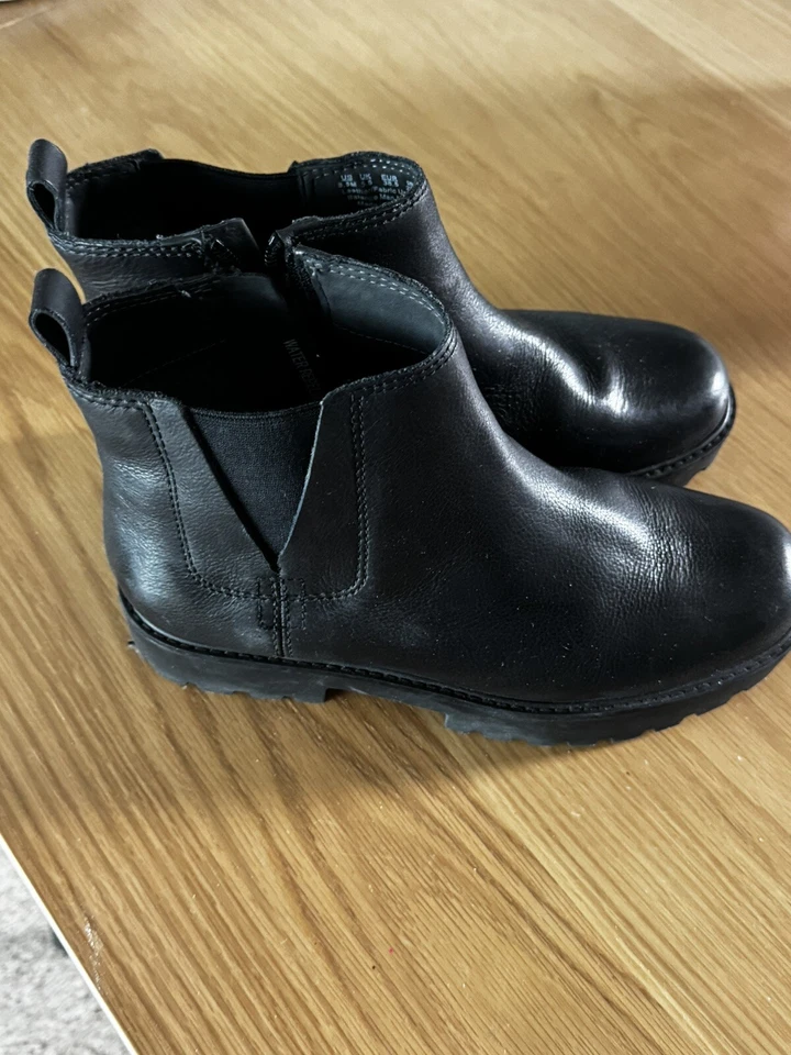 Zodiac Leather Chelsea Ankle Boot Black Size 8.5, Great Condition - Image 3 of 3