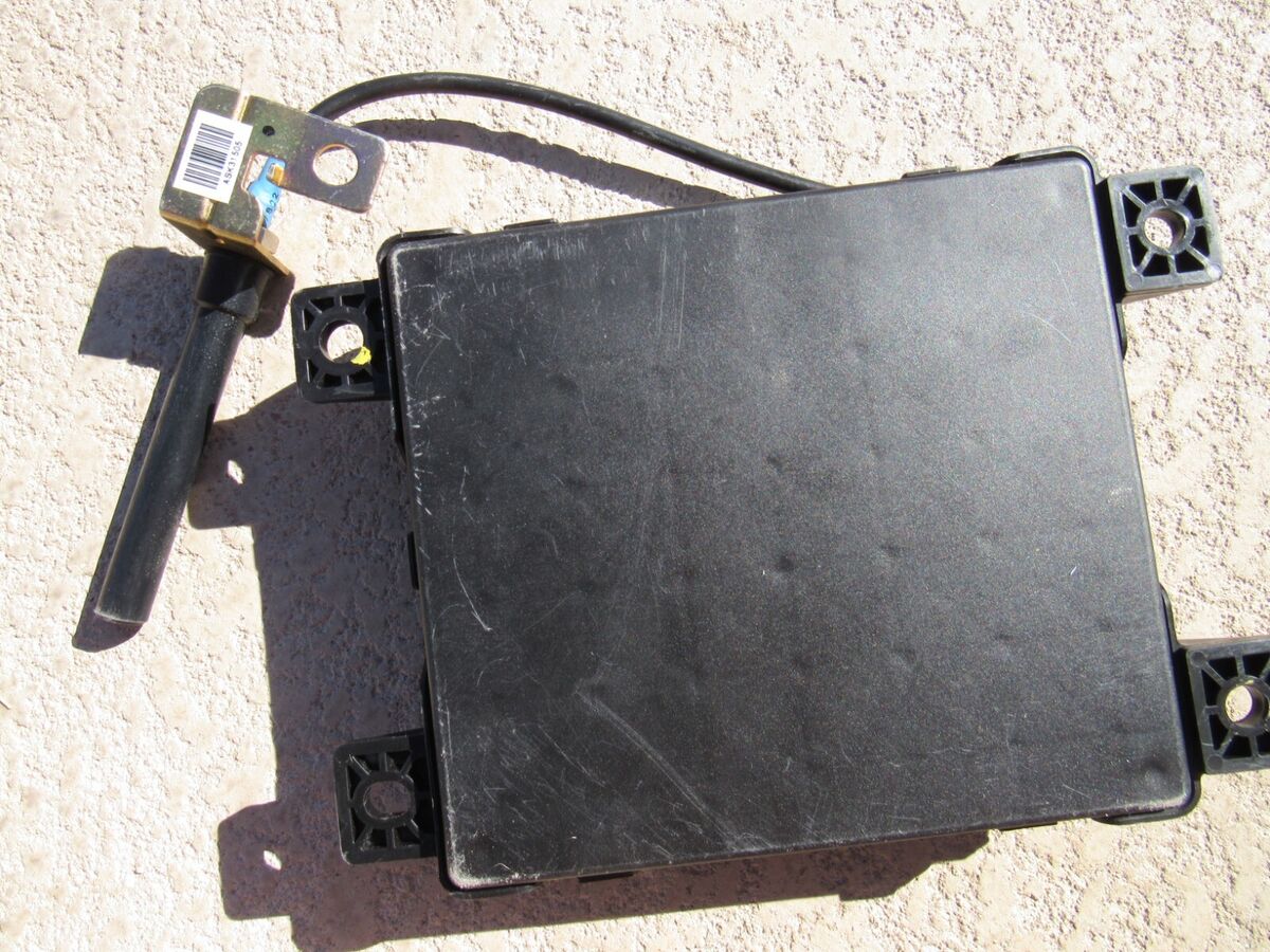 2004-2006 Kia Amanti Siemens BCM BCU Body Control Module 2004-2006 Kia Amanti Siemens BCM BCU Body Control Module