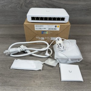 Ubiquiti Networks USW-Lite-8-PoE UniFi 8-Port Gigabit Ethernet PoE Switch