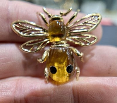 LADIES VINTAGE WINC BY ROBERT WANDER 14KT YELLOW GOLD AMBER BEE PIN/BROOCH