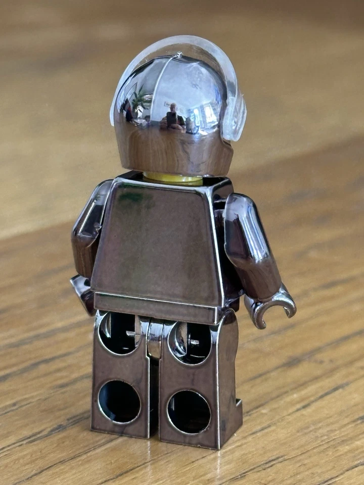 Lego Chrome Silver chrome Plated Classic Space Astronaut mini figure - Image 2 of 2