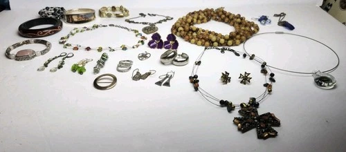 Lot Of 23 Pieces Vintage Costume Jewelry