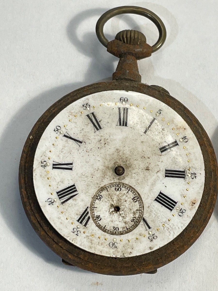 Montre Gousset Vintage En Métal - À Réviser Ou Pour Pièces - Occasion - Modèle Unisexe