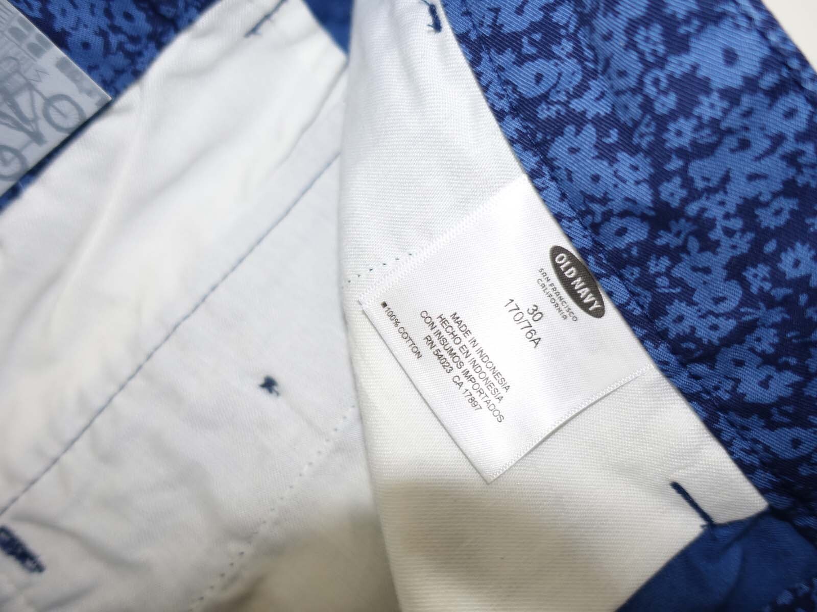 Old Navy Men's Slim Fit Shorts Size 30 NWT Blue Flat Front Floral Knee