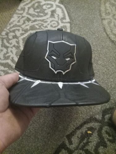 Marvel Comics Black Panther Movie Faux Leather Snapback Hat Metal Heavy  - Afbeelding 1 van 1