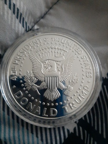 2018 US President Donald Trump Inaugural Silver Eagle Commemorative Coiins - Picture 3 of 4