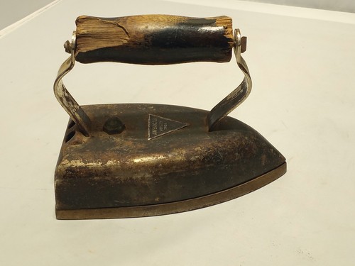Antique Electric American Beauty Iron for Laundry Room Decoration Model 6½ B - Picture 4 of 10
