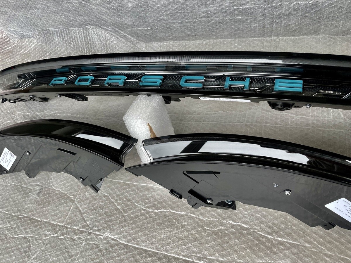 ボヨ NEW ORIGINAL PORSCHE TAYCAN Tail Light Set Glacier Ice Blue Logo