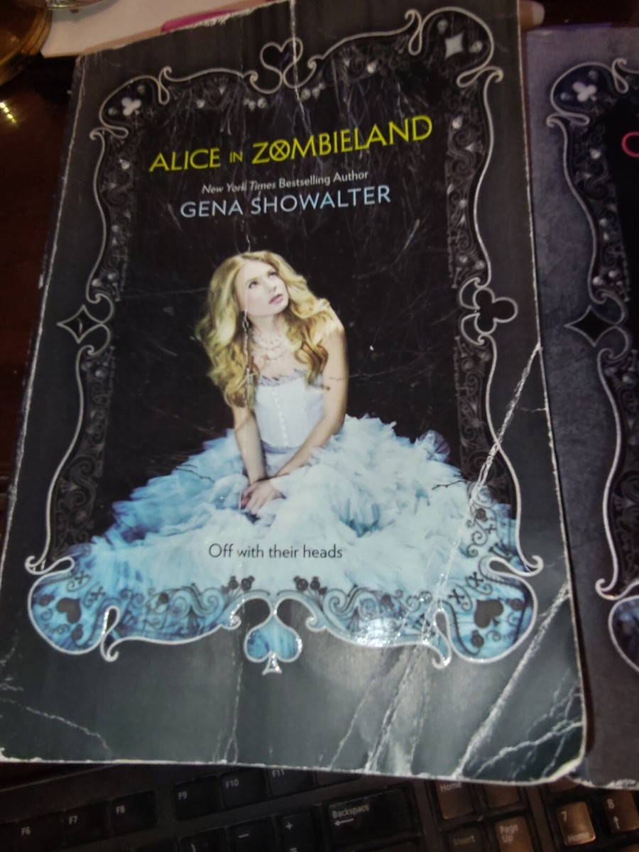 White Rabbit Chronicles Alice in Zombieland-1 & Queen Of Zombie