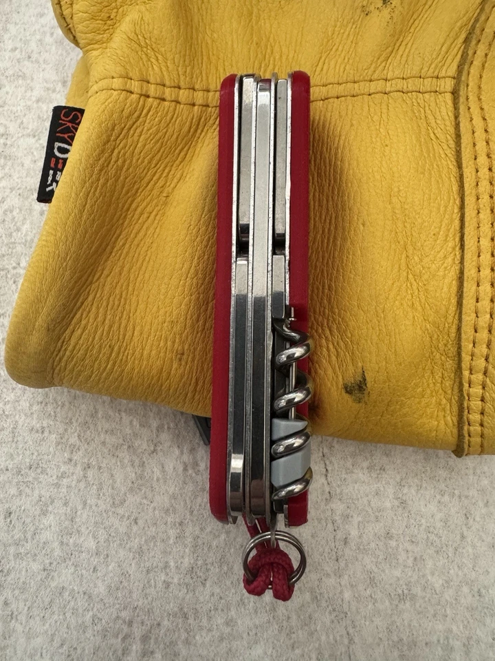 Victorinox Yeoman Swiss Army Knife Sak Custom - Image 4 of 4