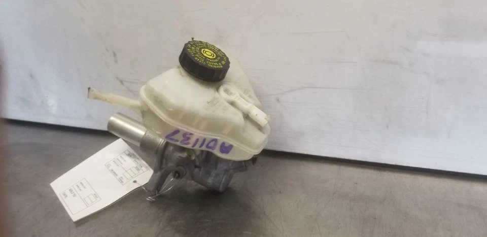 17 MERCEDES BENZ AMG C63S W205 FRENO CILINDRO MAESTRO Foto 3 de 4