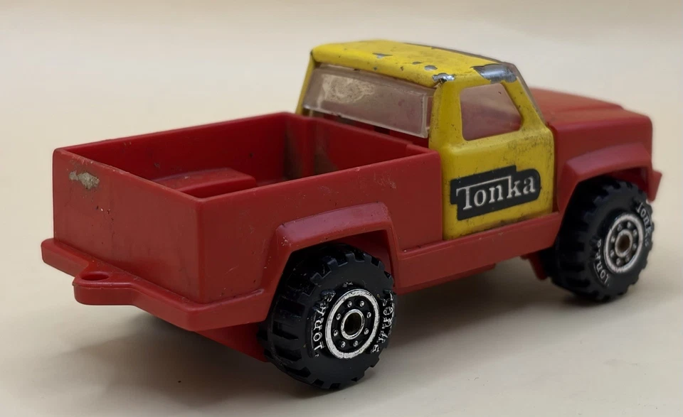 Tonka (USA) Plastic & Tinplate Pick-Up Truck - Red/Yellow  - Image 2 of 4