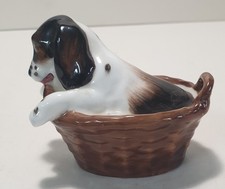 a204 Royal Doulton Cocker Spaniel Pup In A Basket HN2586