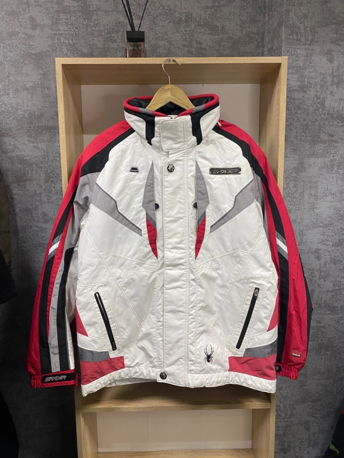 Men’s Spyder Ski Jacket White Red Black – Winter Snow Coat – Size Men’s L
Opens in a new window or t