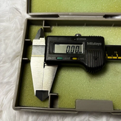Mitutoyo Japan 500-196-30 150mm/6" Absolute Digital Digimatic Caliper