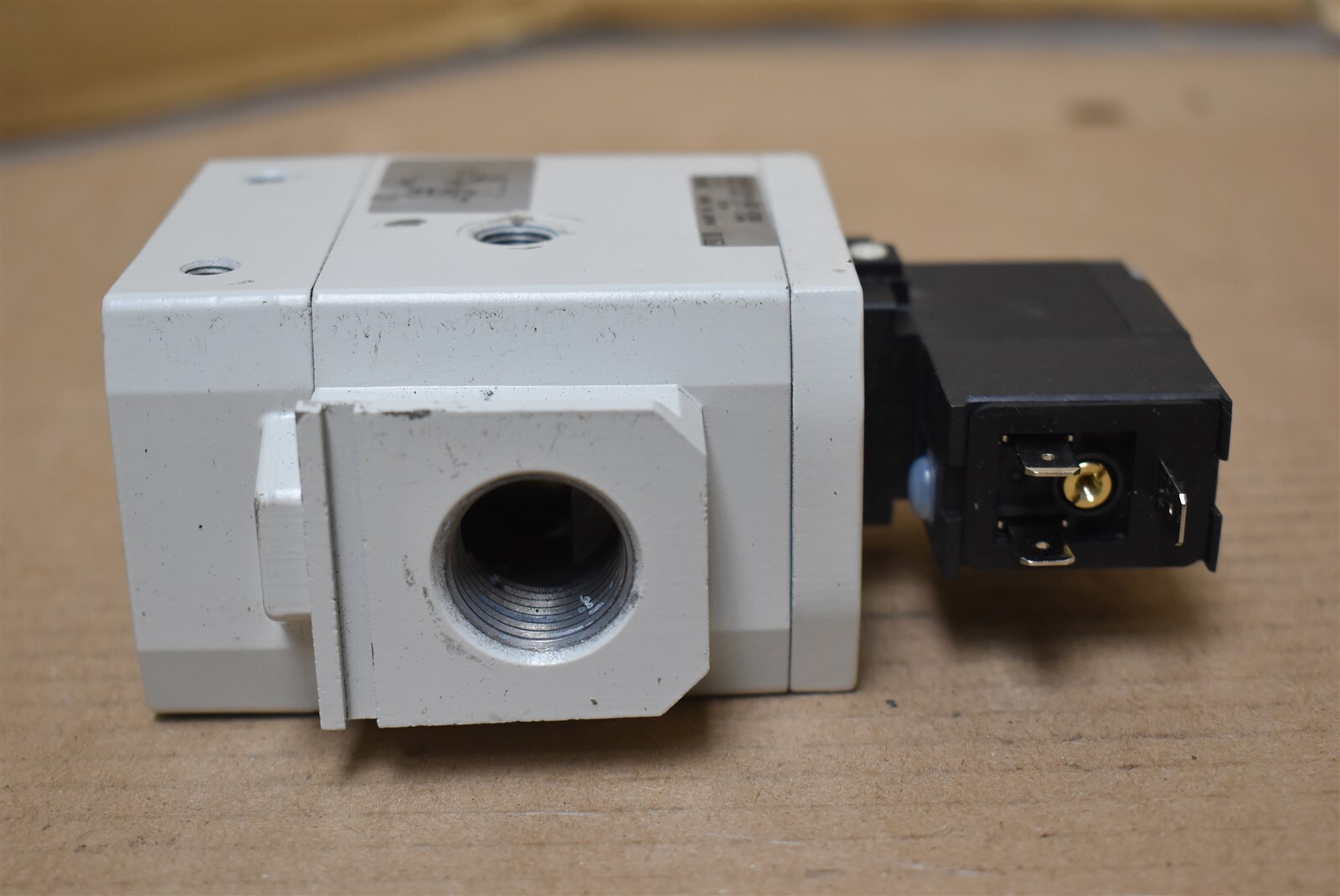 SMC Pneumatic Soft Start Valve Part No. AV4000N045DZX260 eBay