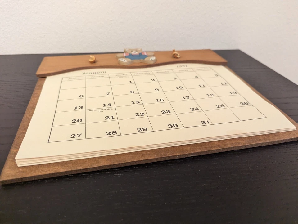 Винтажный деревянный бумажный держатель для календаря 12 x 10 дюймов плюшевый медведь - настенный - Изображение 2 из 4