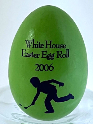 Vtg 2006 WHITE HOUSE EASTER EGG ROLL GREEN Wood EGG George & Laura BUSH SIGNED