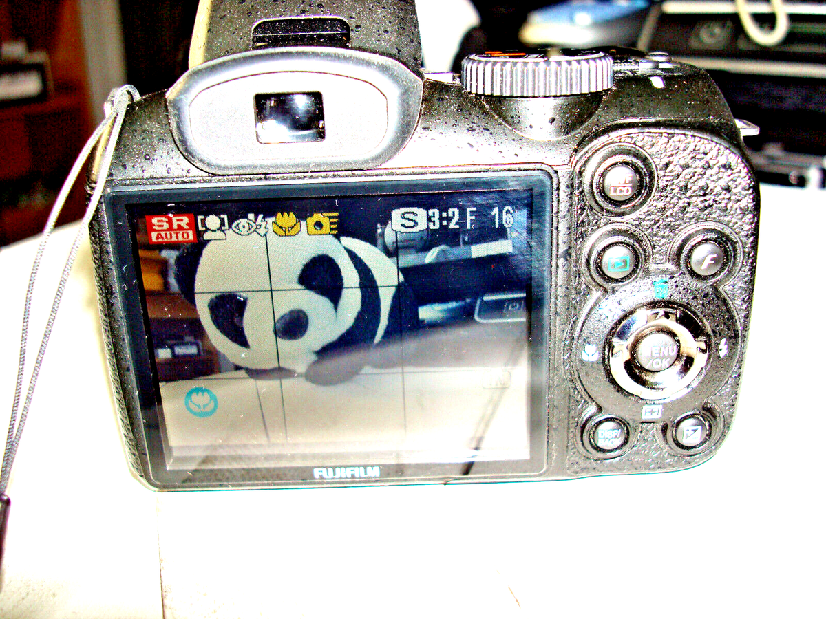 FujiFilm FinePix S1800 Digital Camera Black 12.2MP 18x Zoom | eBay