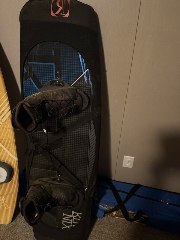 Ronix KIN Wakeboard with Bindings Included Black/Blue Wake Board Package