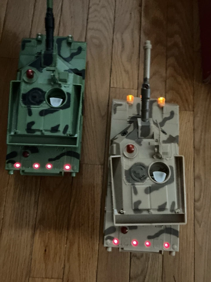 2001 Interactive Toy Co. Combat Proven 1/28 Battle Tank - Image 4 of 4