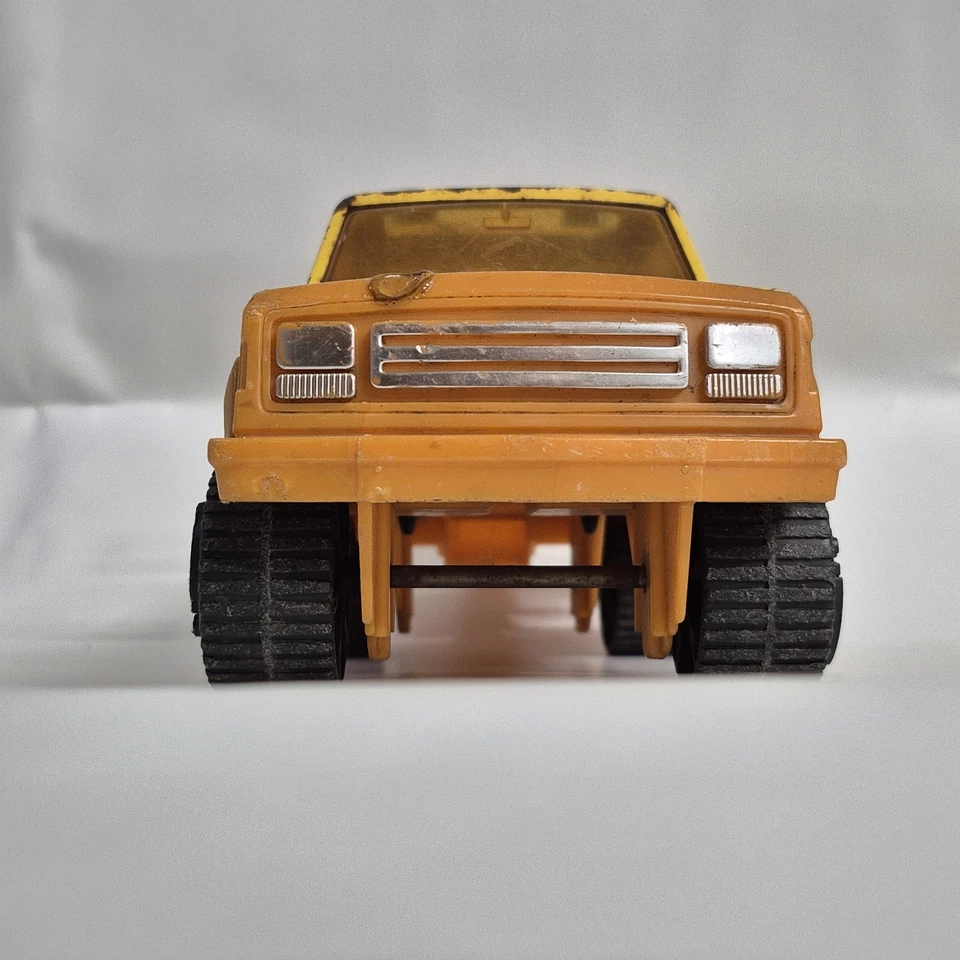 Vintage 1979 Yellow Tonka 9" Pickup Truck Pressed Steel & Plastic Nostalgic Toys - Image 3 of 4