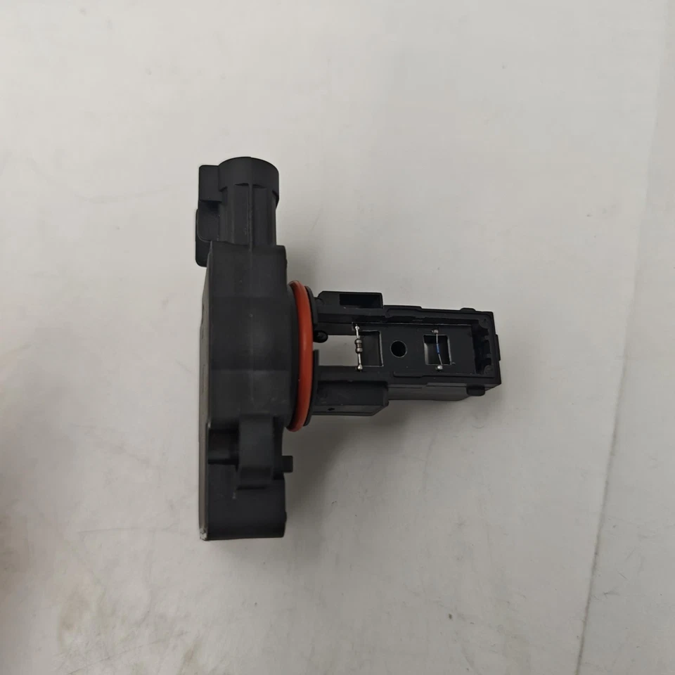 10393948 Medidor de sensor de flujo de aire de masa MAF para Cadillac CTS Chevy GMC 23256991 NUEVO Foto 4 de 4