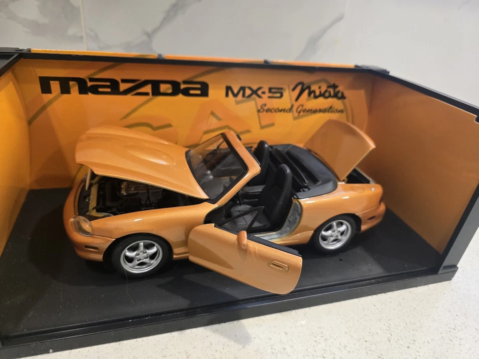 Gate 1:18 Scale Diecast Car Mazda MX-5 Miata Second Generation Orange - Image 4 of 4