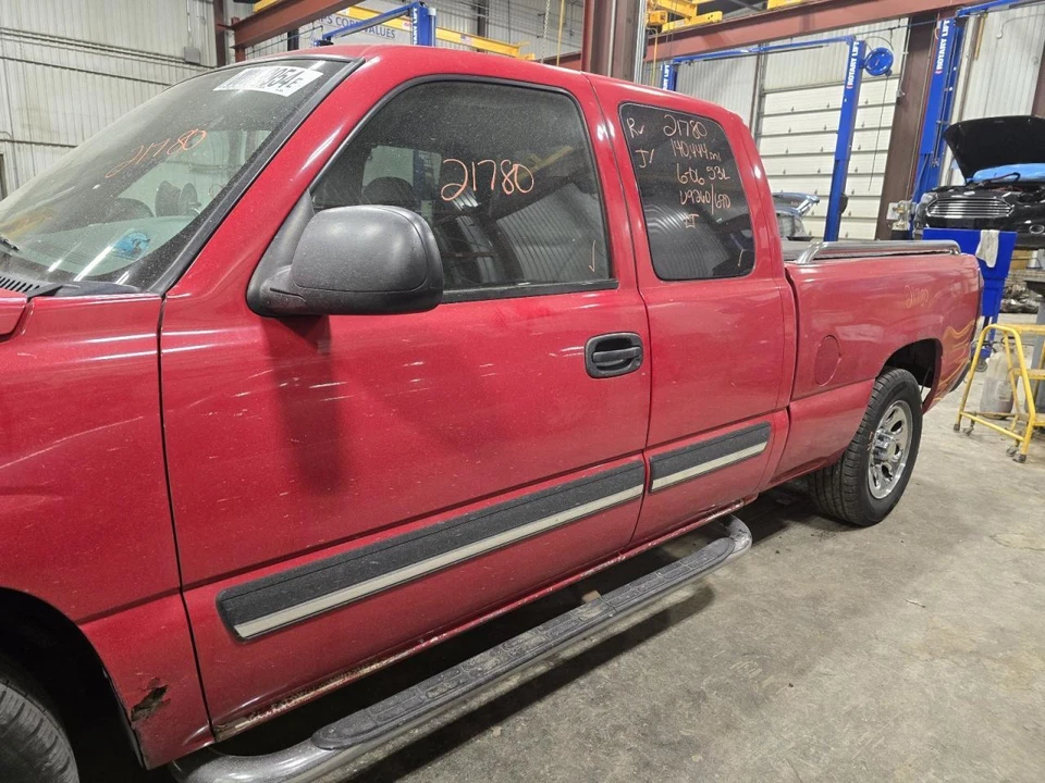 01 - 13 CHEVROLET SILVERADO 1500 Radiator E837859 Foto 2 de 4