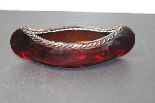 Vintage Reare Dark Red Canoe Boat Style Glass Dish - Picture 3 of 7